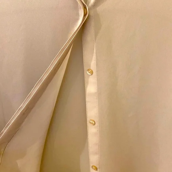 Express Women Blouse - Picture 3 of 6